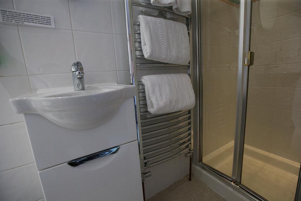 Rosemead Guest House Horley Zimmer foto